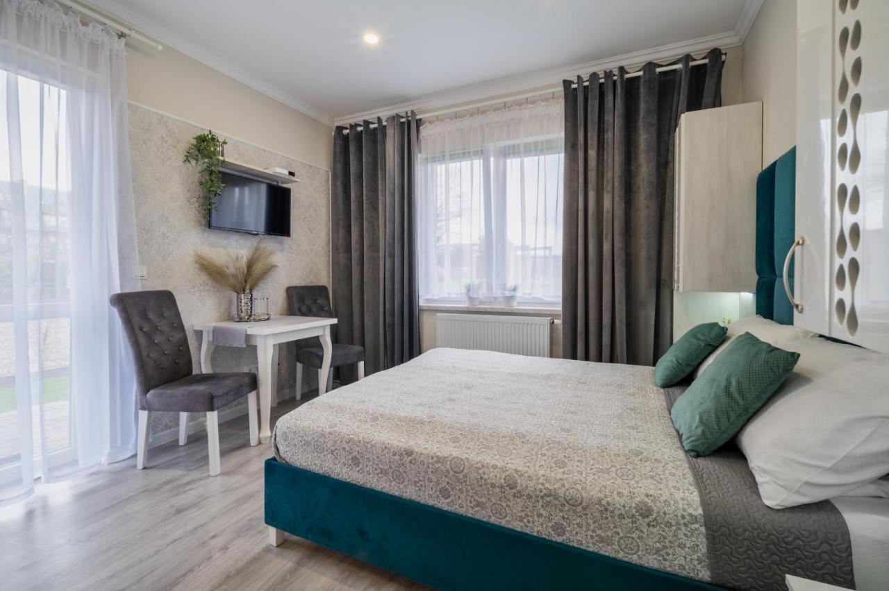 Pokoje Goscinne I Apartamenty Margaret Kudowa-Zdrój Exteriör bild